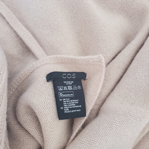 COS 100% cashmere scarf and hat set (never worn) - Picture 3 of 5